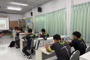 LINE_ALBUM_11069_261001_4