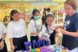 LINE_ALBUM_30169_260203_11