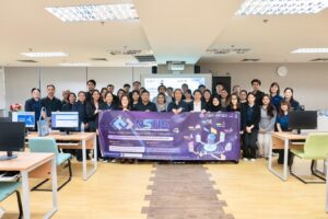 LINE_ALBUM_31268_251204_11