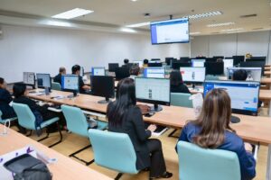 LINE_ALBUM_31268_251204_8