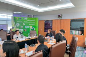 LINE_ALBUM_41268_251204_1