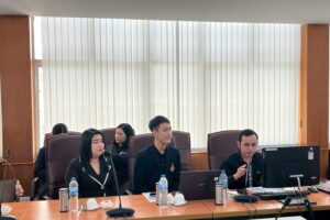 LINE_ALBUM_41268_251204_2